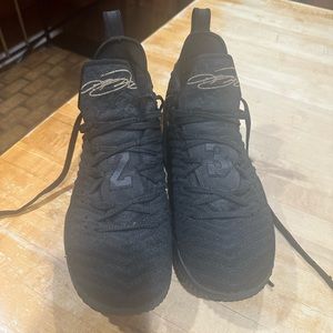 Nike LeBron 16 ‘I’m King’ Shoes Size 12